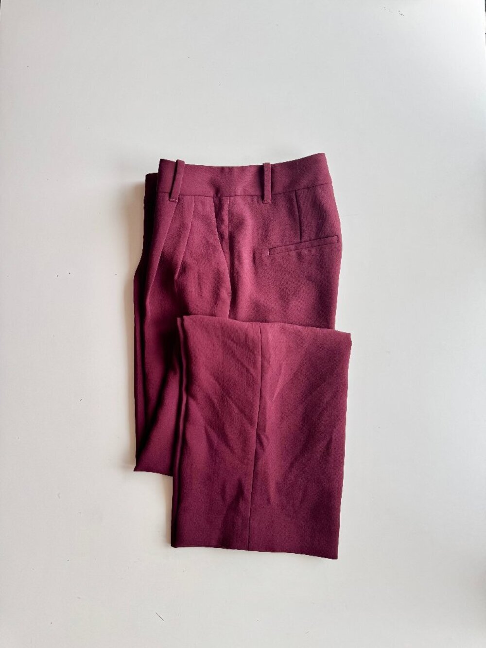 Aritzia WILFRED Effortless Crepette Maroon Crepe Wide Leg Pleated Pants, Size 0